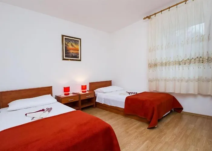 아파트 Marlen 말리로시니